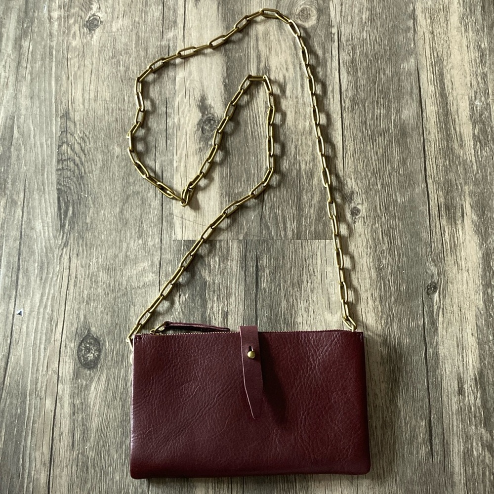 Madewell The Transport Accordion Crossbody Leather Crossbody.